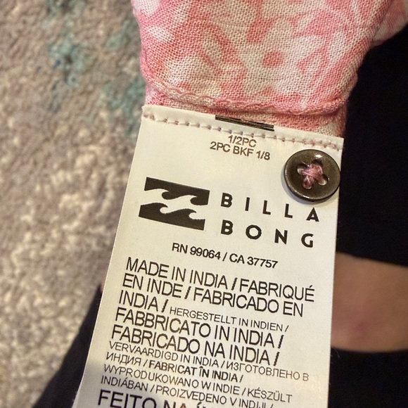 NWT Billabong Pink and White Floral Top Size Medium - Picture 5 of 5